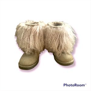 💙HTF💙 UGG RARE Mongolian Fur Short Women’s Boots